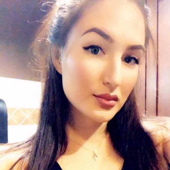 Meet your Posher, Jessica - Picture 1 of 1